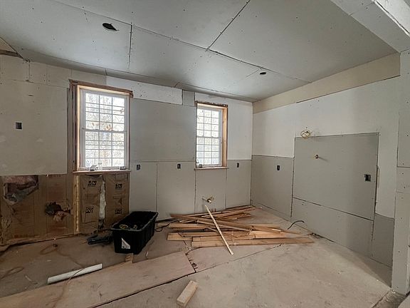 5th image of 96 Ball Hill Rd