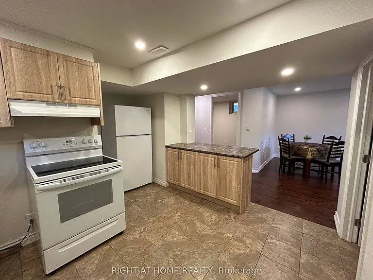 36 Aurora Heights Dr — Photo 5