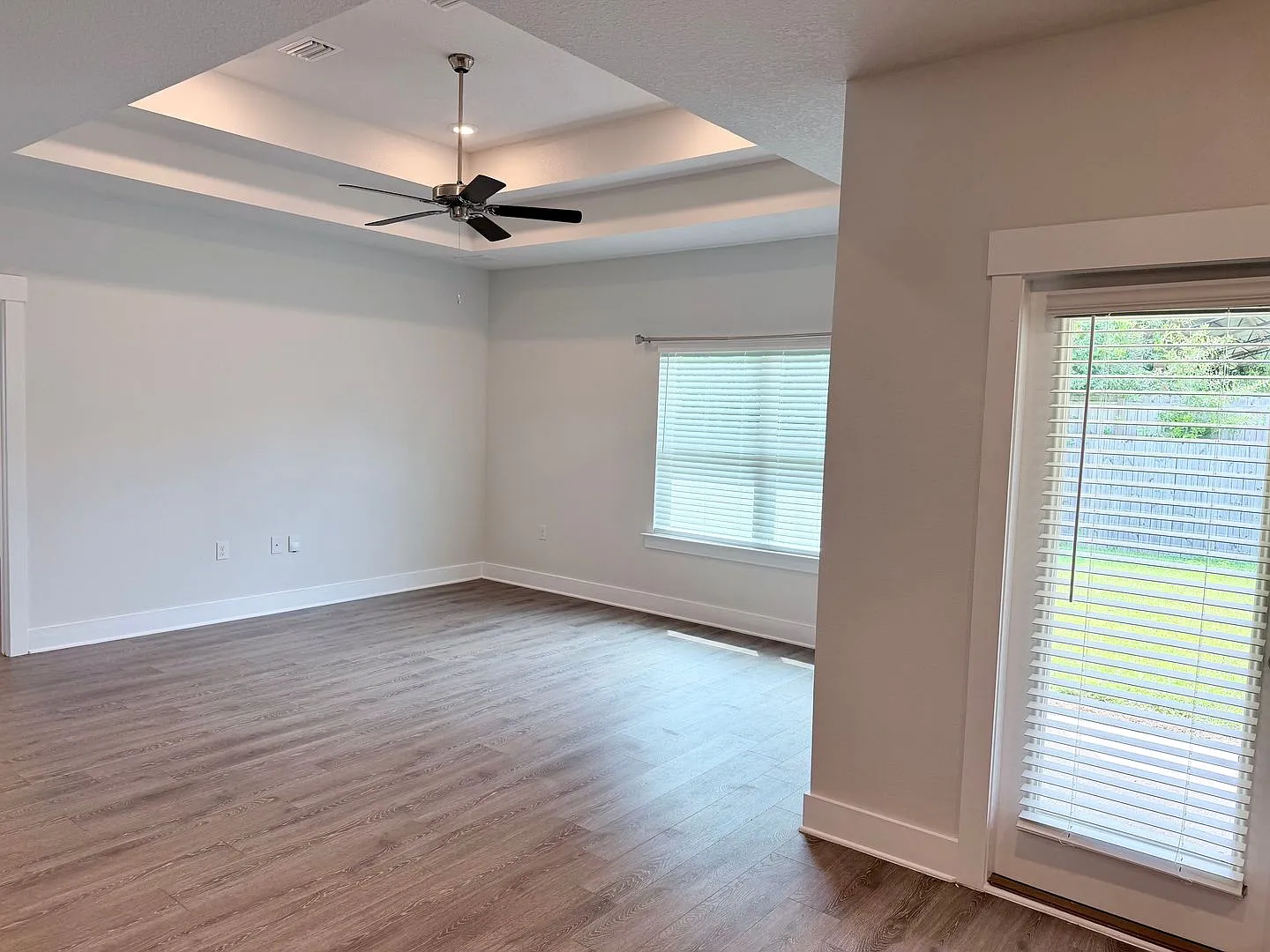 Beautiful 4-Bedroom Home - Arbor Place — Photo 3
