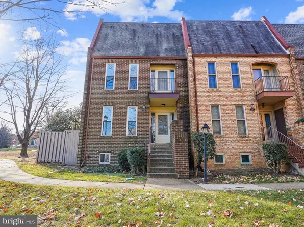 1741 Cy Ct, Vienna, VA 22182