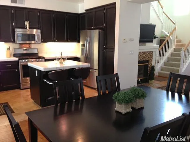 375 Coventry Cir — Photo 6