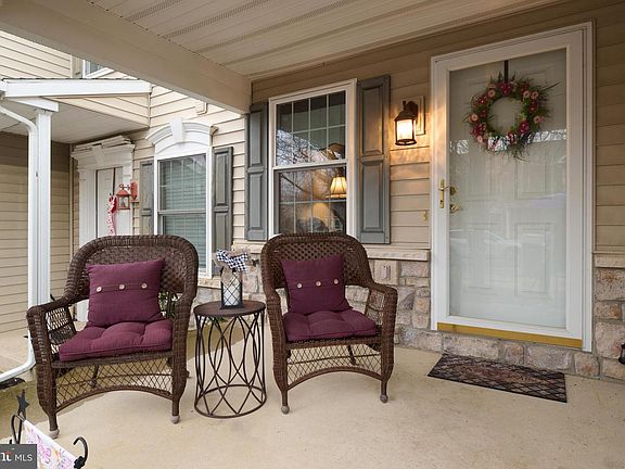 3rd image of 137 Quincy Ave