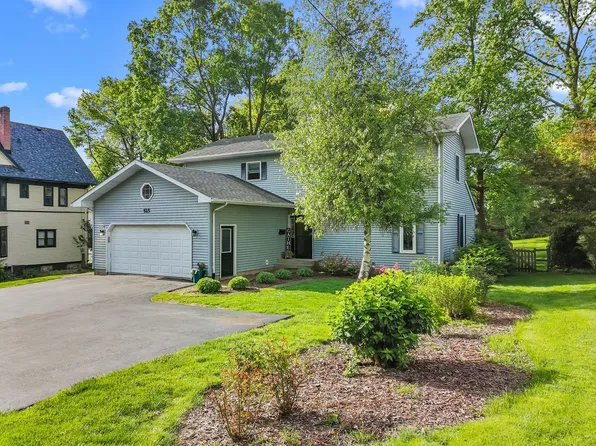 525 W Jackson St, Woodstock, IL 60098