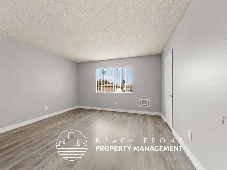 910 Enterprise Ave. — Photo 18