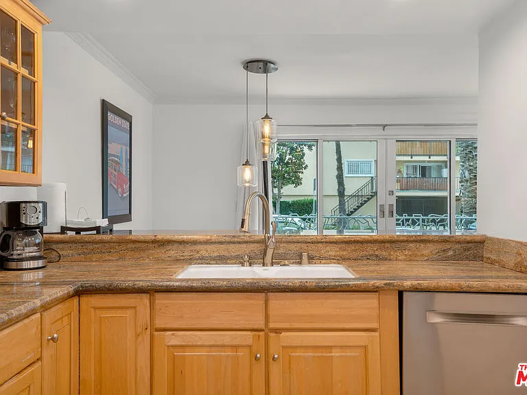 2101 Ocean Ave #3 — Photo 9
