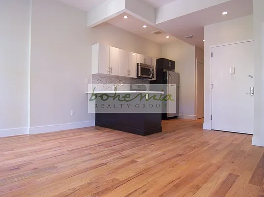 Rented by Bohemia Realty Group | media 42