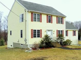 203 Farnsworth Rd, Templeton, MA 01468