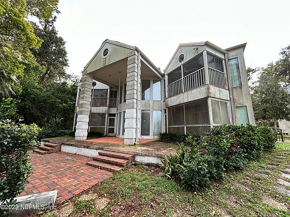 3rd image of 1004 ST JOHNS Avenue