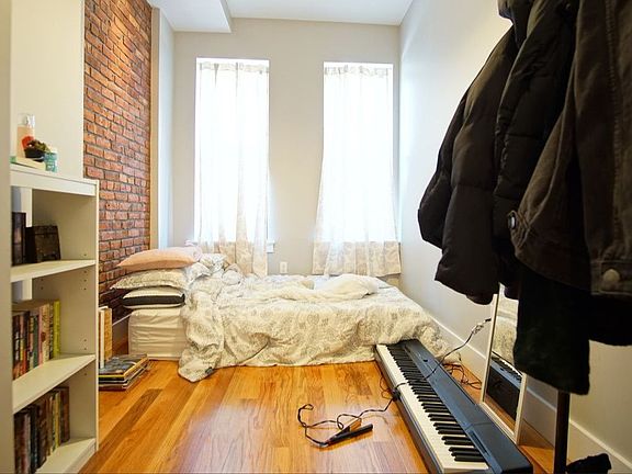 5th image of 233 Wyckoff Ave APT 2R
