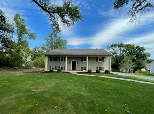 118 White Oak Dr, Lancaster, PA 17601