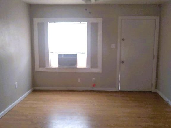 3rd image of 1183 NW Ozmun Ave