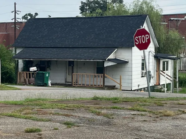 100 W 1st St, Williamston, SC 29697