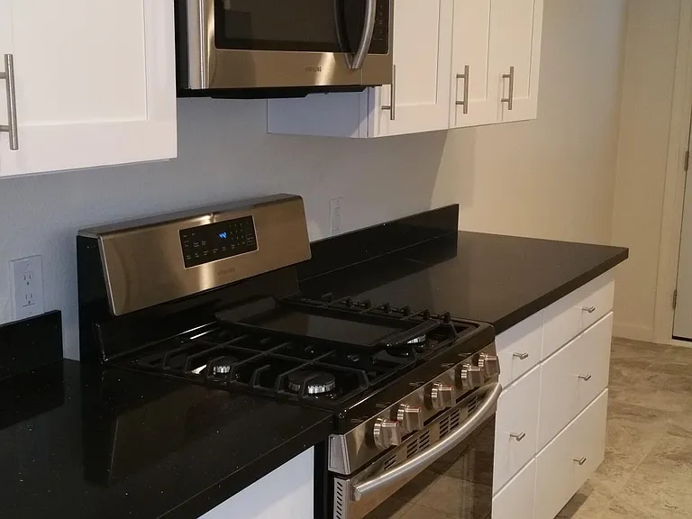 482A View St — Photo 11