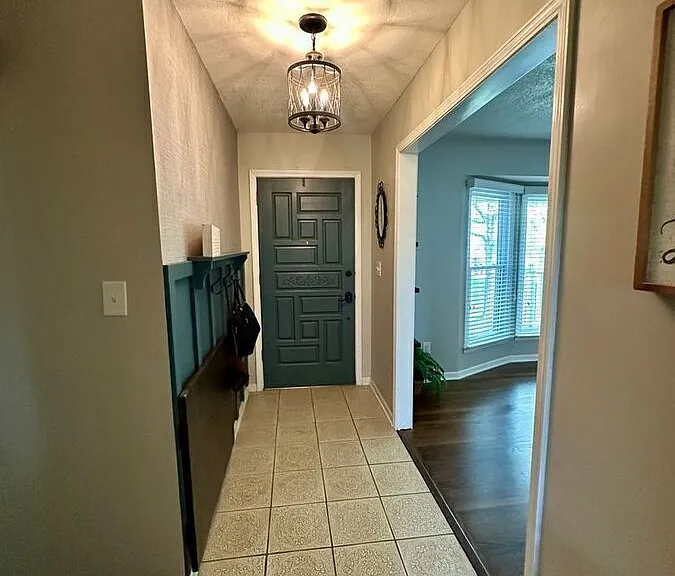 6716 N Euclid Ave — Photo 3
