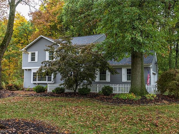 3rd image of 136 Parmelee Dr