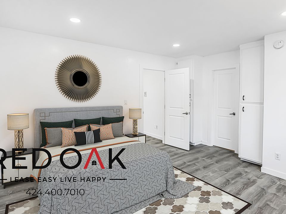 1st image of 8204 1/2 Langdon Ave #20