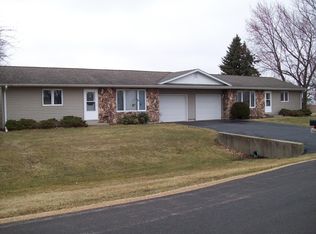 715A Heights Rd, Dixon, IL 61021