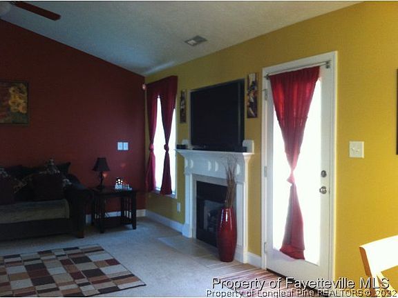 3rd image of 135 Ironside Dr