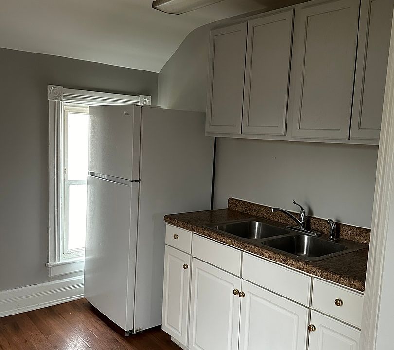 106 E 5th St, Momence, IL 60954 Zillow