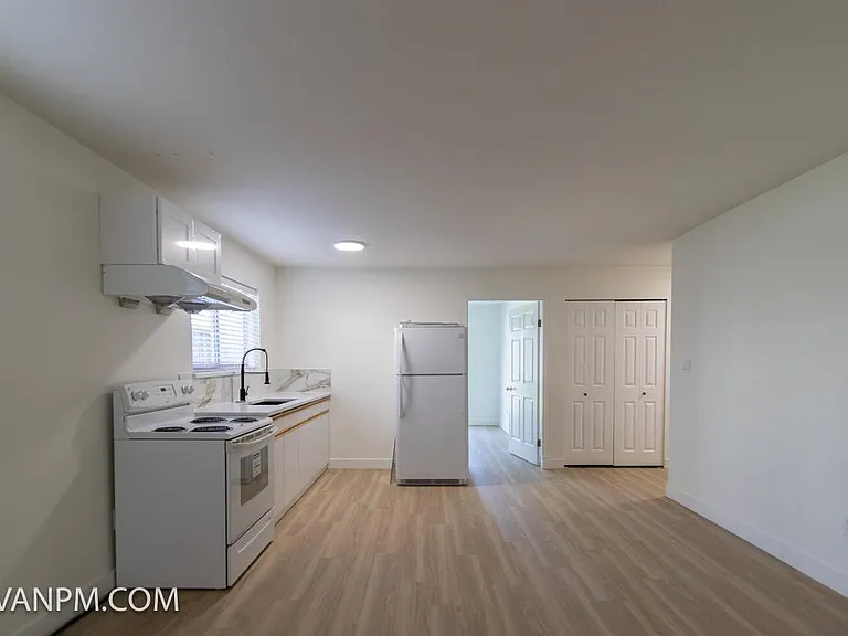 66XX Nolan St — Photo 27