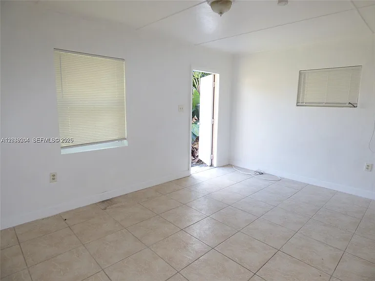 411 Columbus Pkwy #1 — Photo 5
