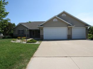 W6125 Wild Cherry Ct, MENASHA, WI 54952