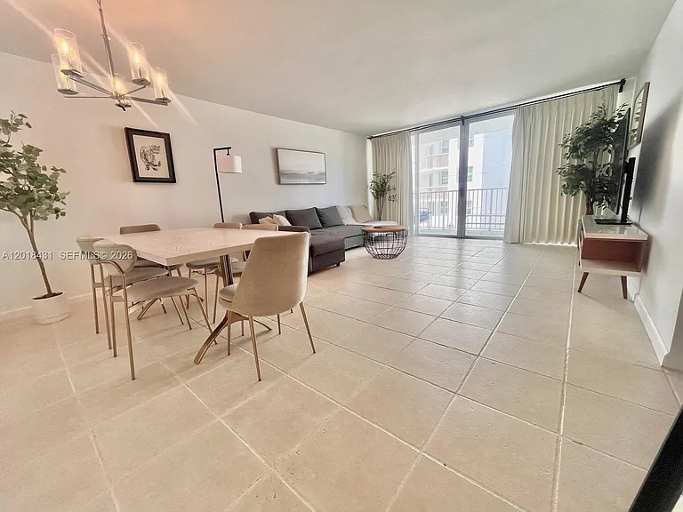 5838 Collins Ave #2D — Photo 6