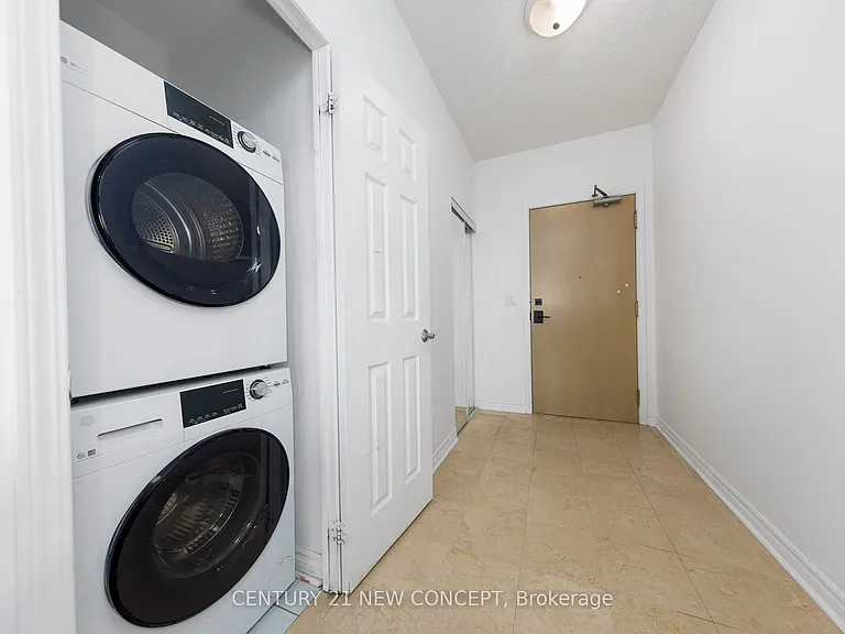 18 Holmes Ave #1812 — Photo 3