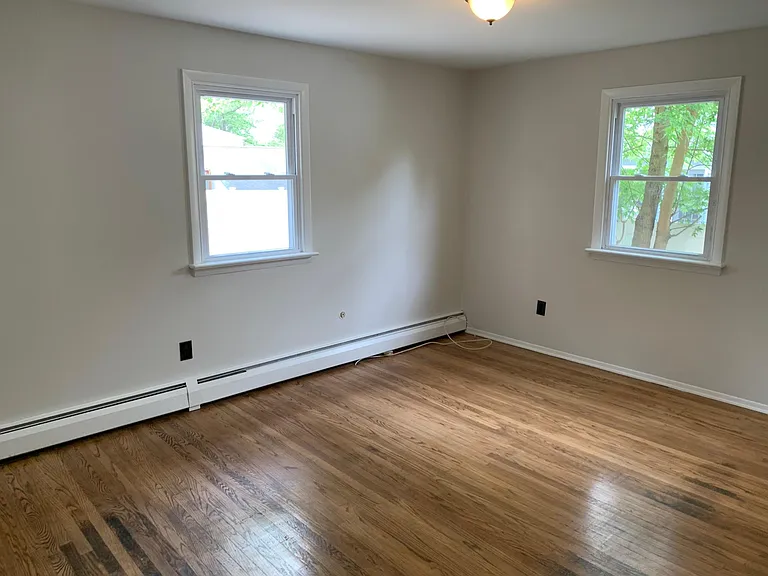 525 Cypress St — Photo 9