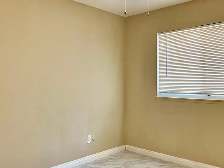 2625 Baltic Ave — Photo 28