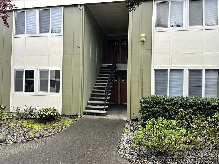 1210 J St — Photo 2