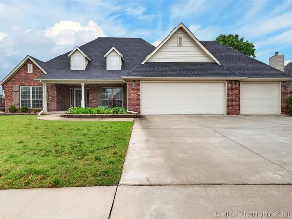 5817 Woodland Rd, Bartlesville, OK 74006