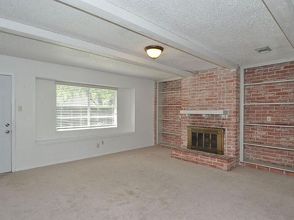 4th image of 1939 Village Park Dr