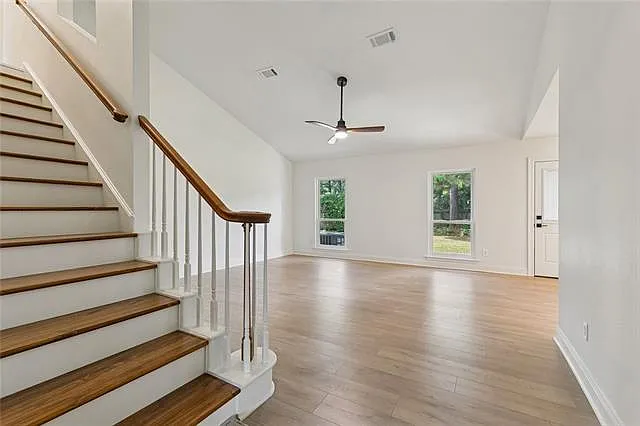 4 bed, 2.5 bath, 2375 sqft, $2,550 — Photo 4