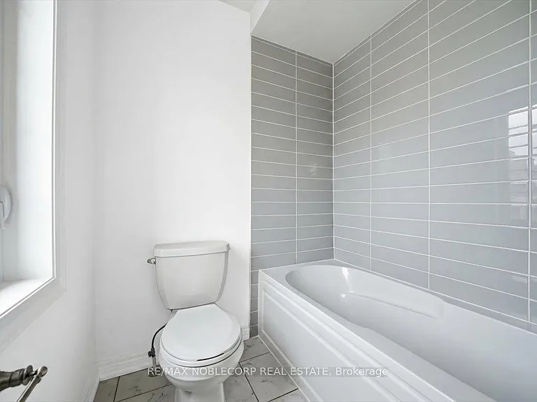 226 Bruce Cameron Dr — Photo 27