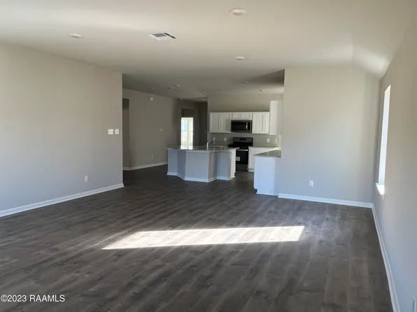 113 Autumn Dr, Crowley, LA 70526