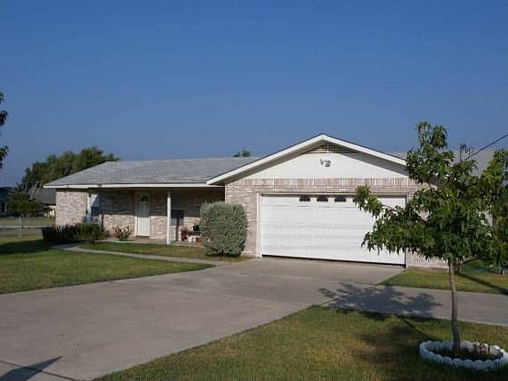 1st image of 2400 Parkview Dr