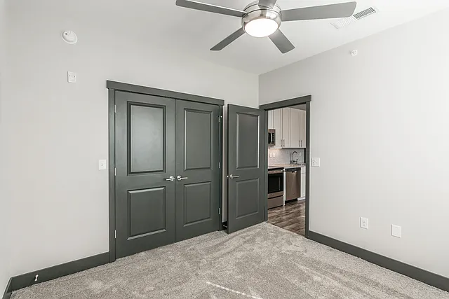 Vintage Gateway Apartments — Photo 21