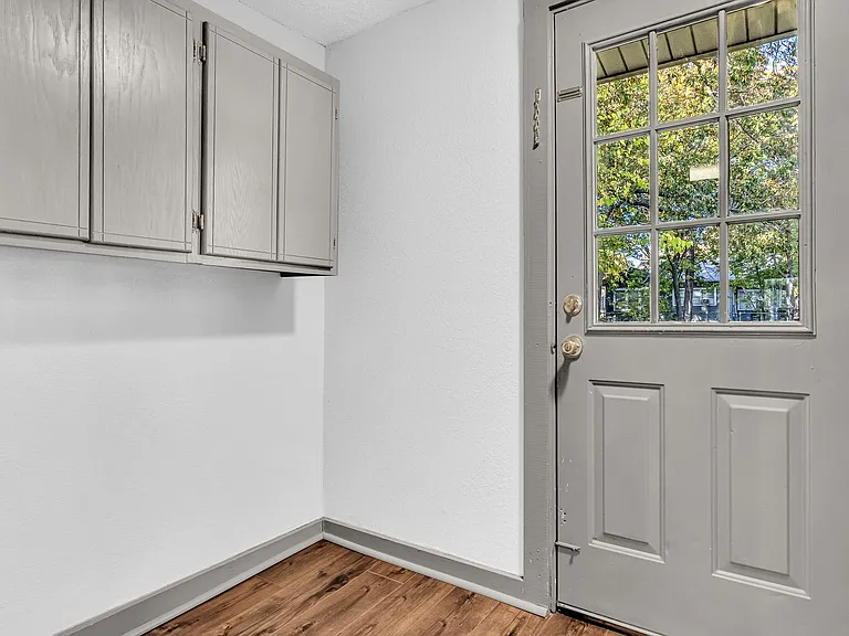 1211 Stanley St SW — Photo 7