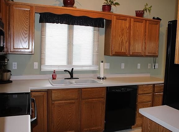 4th image of 2826 Carrousel Ln