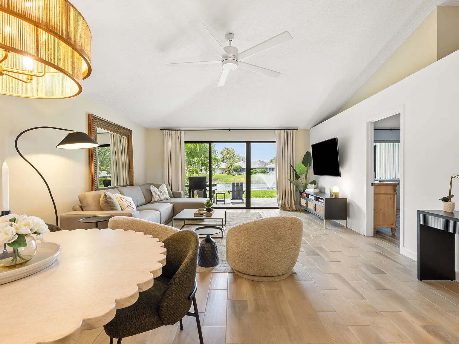 2 bed, 2.0 bath, 1135 sqft, $5,000 — Photo 1