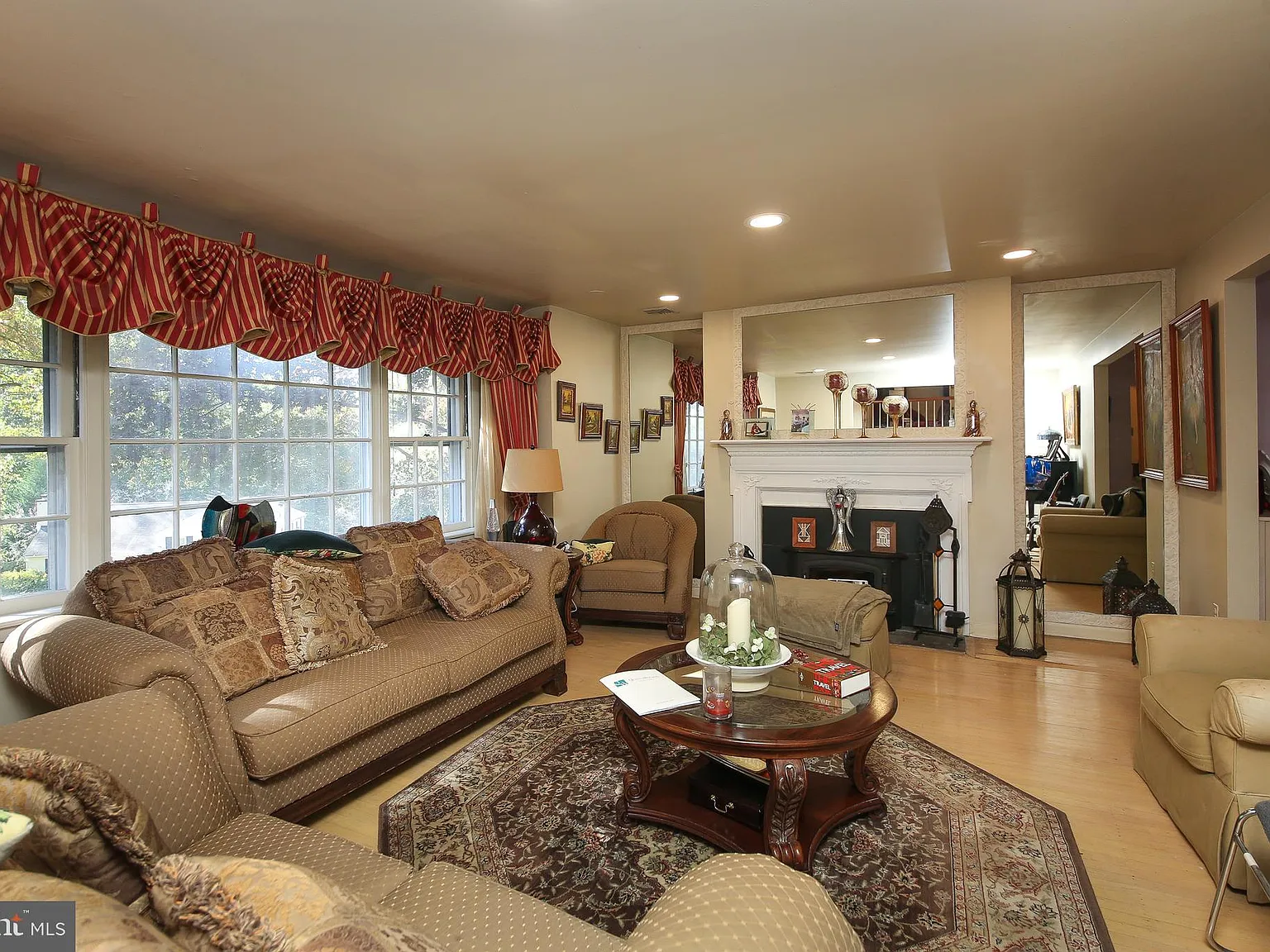 4 bed, 3.5 bath, 2942 sqft, $5,500 — Photo 4