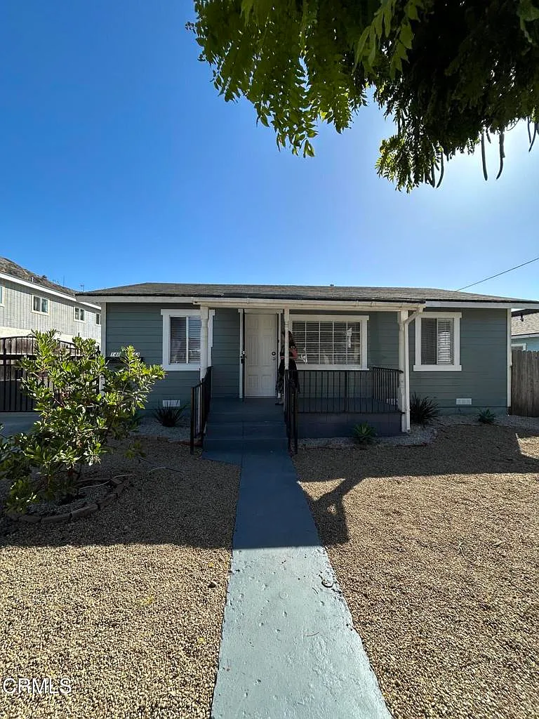 4 bed, 2.0 bath, 1704 sqft, $4,800 — Photo 1