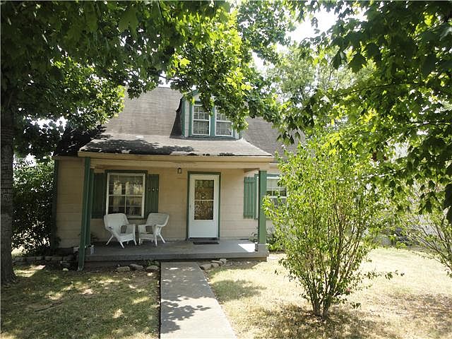1st image of 848 Cherokee Ave