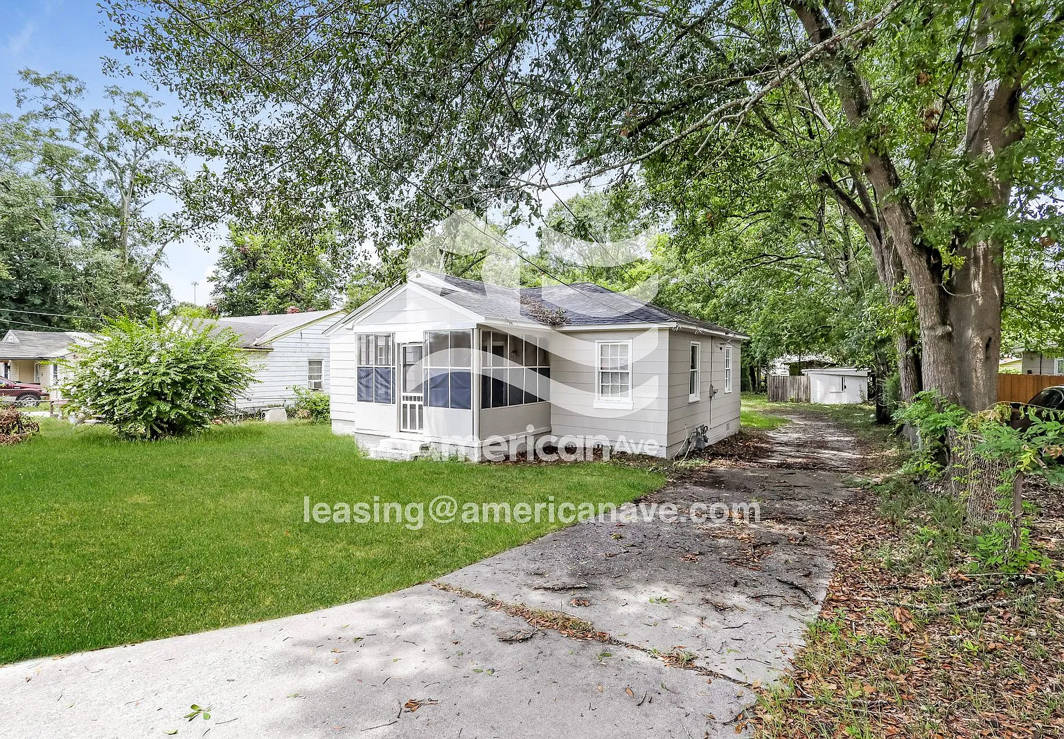 3 bed, 2.0 bath, 1136 sqft, $914 — Photo 3