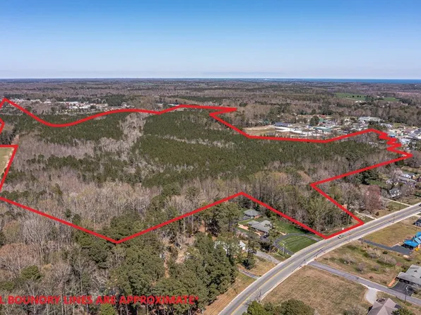 21-16 Irvington Rd, Kilmarnock, VA 22482