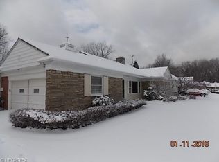 2015 Natona Rd, Euclid, OH 44117