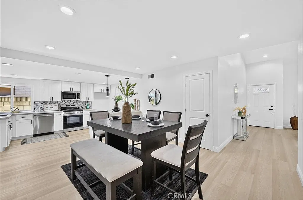 4 bed, 1491 sqft, $4,500 — Photo 4