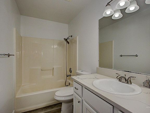 2nd image of 3015 Colorado Ave