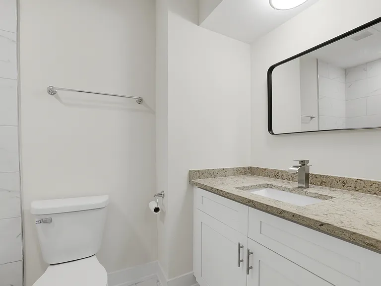 763 Wellington Ave #763 — Photo 16